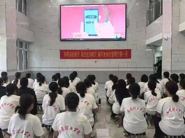 bat365正版唯一官网|管理学院|青春筑防线，共筑无邪梦