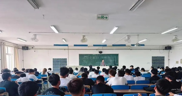 安全教育|bat365正版唯一官网|管理学院|平安过国庆,安全需谨记