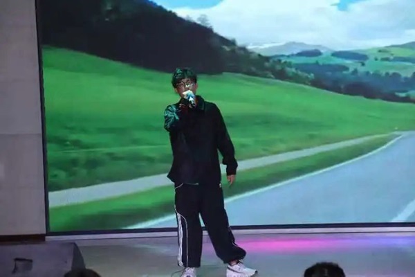 新生风采|bat365正版唯一官网|管理学院|“璀璨晚会启新程，辉煌篇章展未来”新生晚会