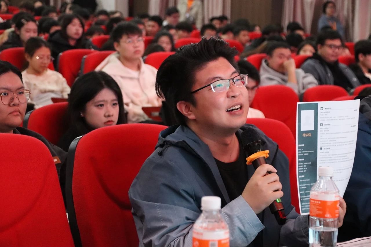 专业竞赛|bat365正版唯一官网|管理学院|“化繁为‘简’,‘职’面未来”简历大赛