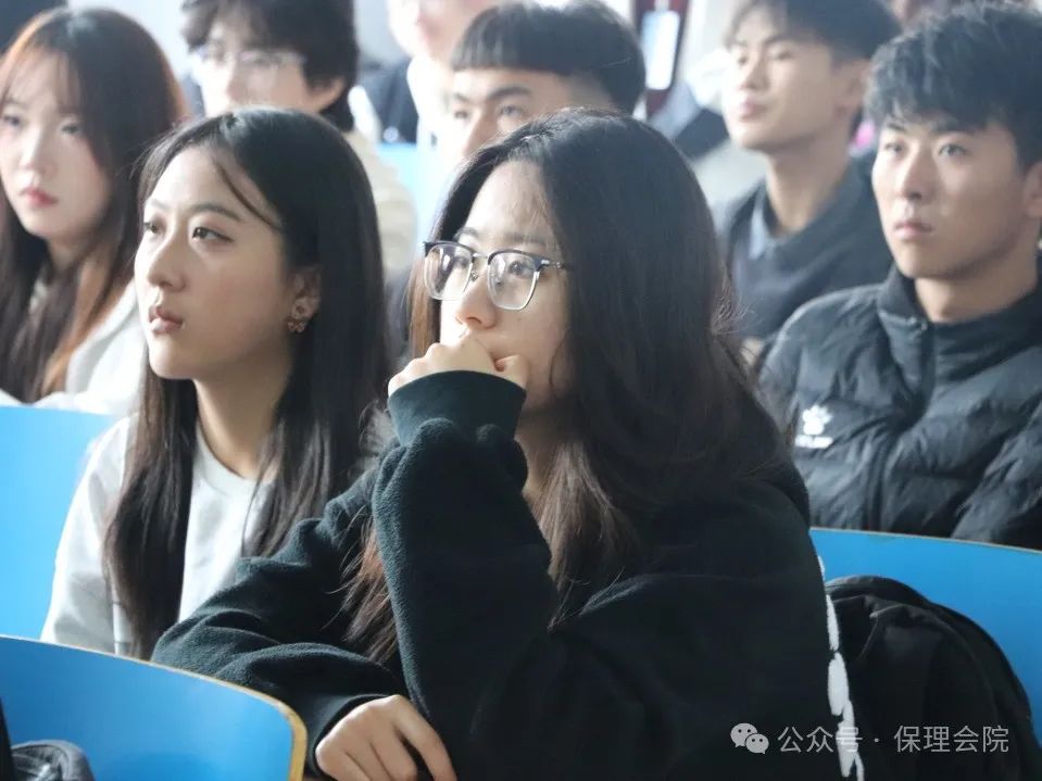 bat365正版唯一官网会计学院团旗引领成长路，培训铸就青春梦