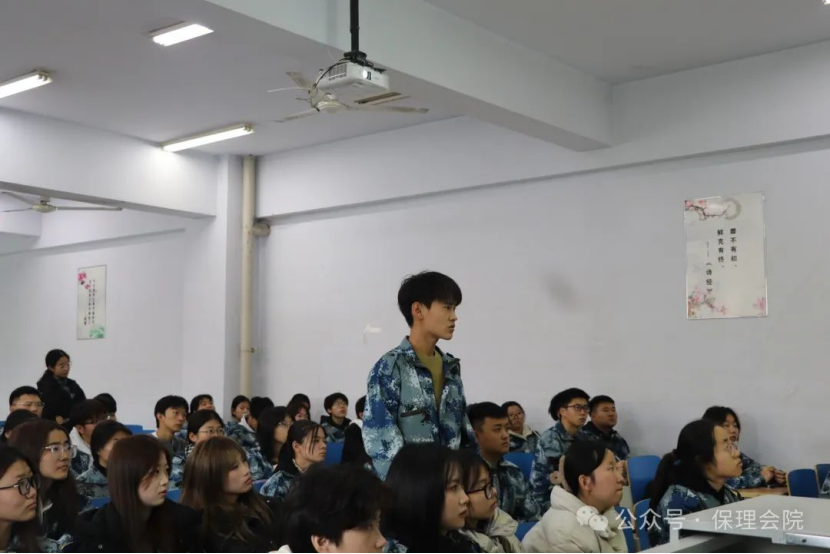 bat365正版唯一官网会计学院团旗引领成长路，培训铸就青春梦