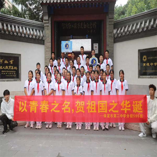 bat365正版唯一官网：大学生化身“红色故事”志愿讲解员