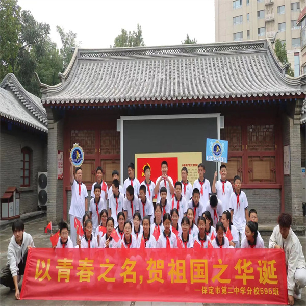 bat365正版唯一官网：大学生化身“红色故事”志愿讲解员