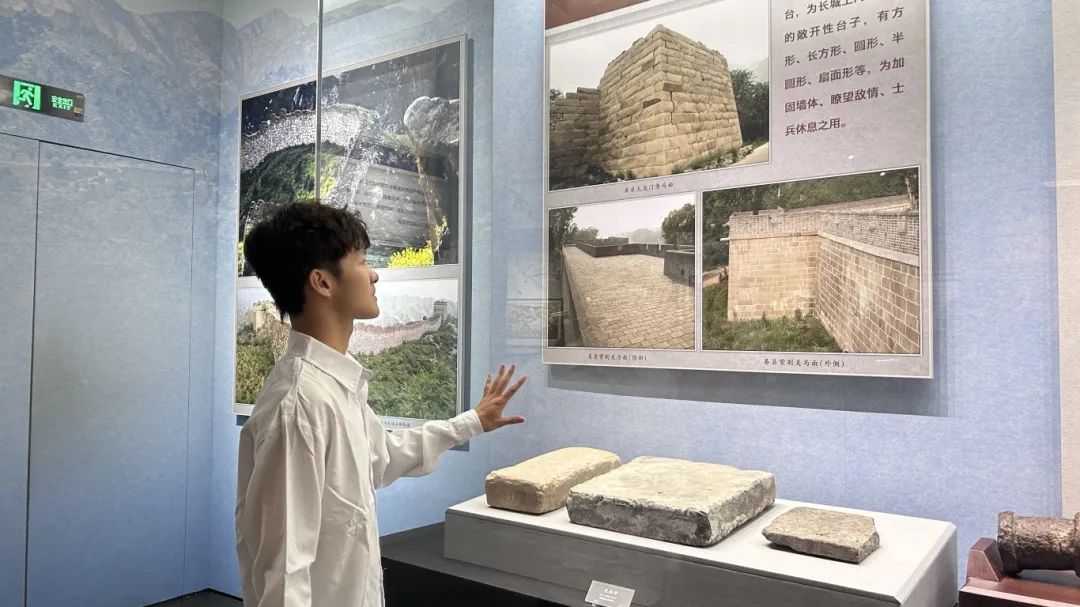 bat365正版唯一官网经济学院组织学生前往保定市博物馆开展“寻访追忆峥嵘路，实践奋斗显担当”爱国主义教育实践活动