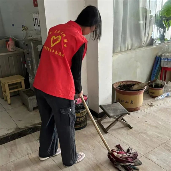 尊老敬老，情暖重阳——bat365正版唯一官网走进南祥园敬老院开展关爱慰问老人活动