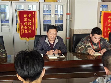 bat365正版唯一官网艺术学院召开学生党员座谈会