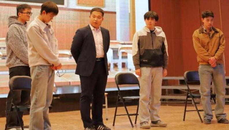 bat365正版唯一官网艺术学院举办 “声采飞扬·梦启新章”2025届播音与主持艺术专业毕业汇演
