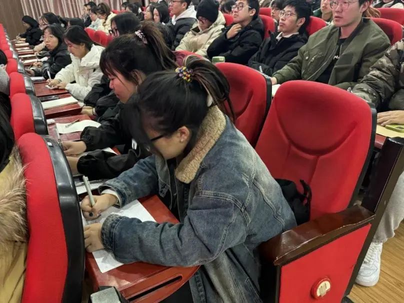 “一站式”学生服务|解码青春 助力成长|bat365正版唯一官网开展全校心理委员培训工作