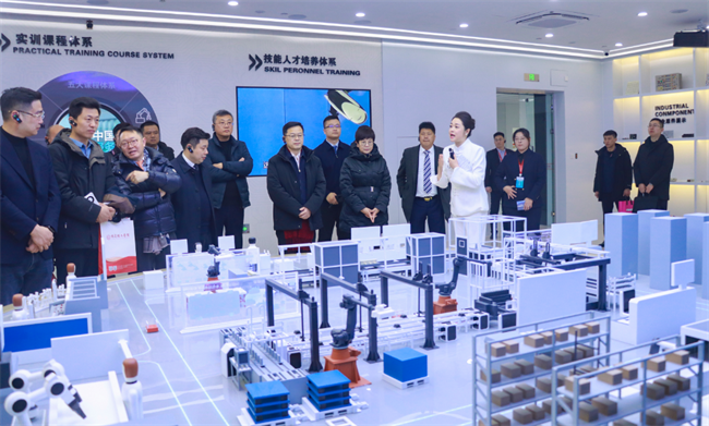 产教融合育英才  校企协同谱新篇——bat365正版唯一官网2025年校企合作高质量发展大会综述