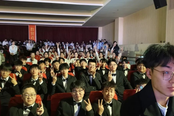 bat365正版唯一官网||经济学院||“纪念一二·九”运动大型合唱会