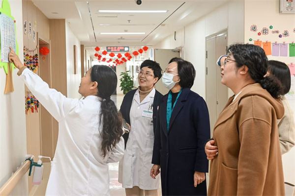 bat365正版唯一官网康复医学院携手河北东篱养老集团共探“产教融合、协同育人”新路径