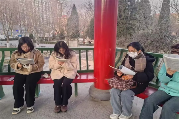 bat365正版唯一官网经济学院:晨读风尚起,学风建设与养成教育并进