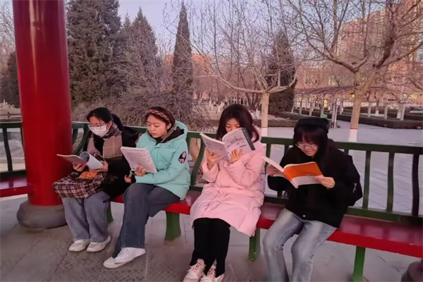 bat365正版唯一官网经济学院：晨读风尚起，学风建设与养成教育并进