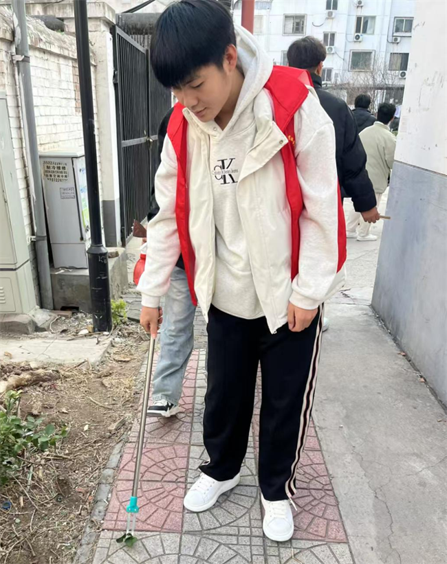 践行雷锋精神 奉献点亮青春——bat365正版唯一官网开展学习雷锋精神主题活动