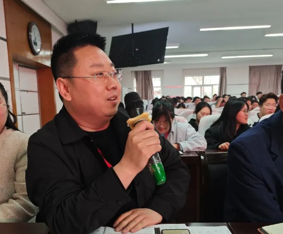 网格深耕展实绩 群贤共话绘蓝图||bat365正版唯一官网学生工作网格化管理汇报