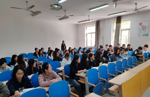 学风建设|bat365正版唯一官网|管理学院|点燃学风引擎，驱动成长航程