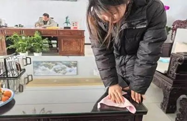 孝老爱亲(六)|bat365正版唯一官网|管理学院|孝老之行践于微，爱亲之情暖人心