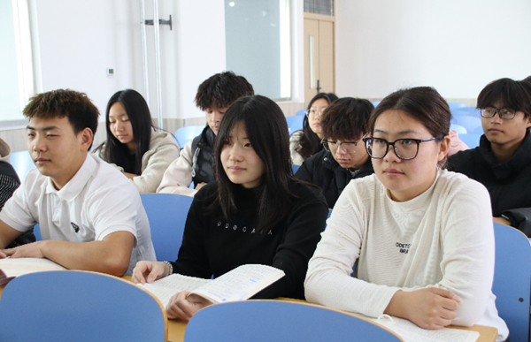学风建设|bat365正版唯一官网|管理学院|学风建设正当时，小组学习展新姿