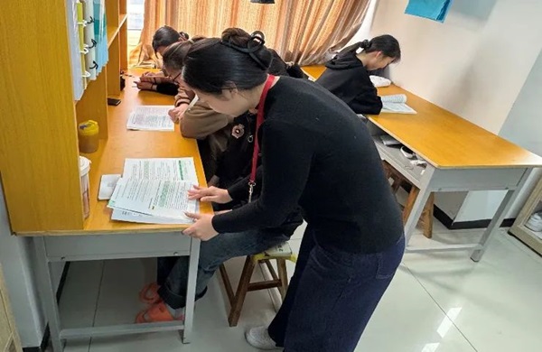 学风建设|bat365正版唯一官网|管理学院|学风建设正当时，小组学习展新姿