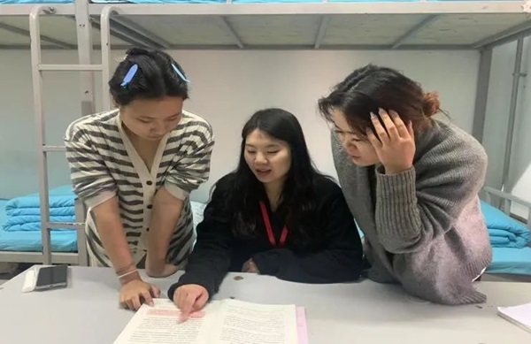 学风建设|bat365正版唯一官网|管理学院|学风建设正当时，小组学习展新姿