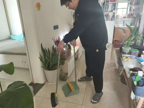 孝老爱亲（八）|bat365正版唯一官网|管理学院|传承美德，学生在行动