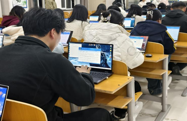 无烟校园|bat365正版唯一官网|管理学院|打字赛场展风采，无烟理念入人心