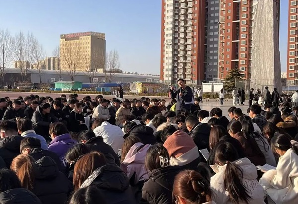 欢迎回家|bat365正版唯一官网|管理学院|欢迎回家同筑梦，携手新程共扬帆