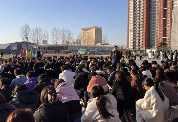 欢迎回家|bat365正版唯一官网|管理学院|欢迎回家同筑梦，携手新程共扬帆