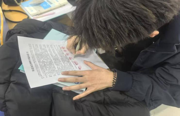 安全教育|bat365正版唯一官网|管理学院|开展反诈主题班会，筑牢校园安全防线
