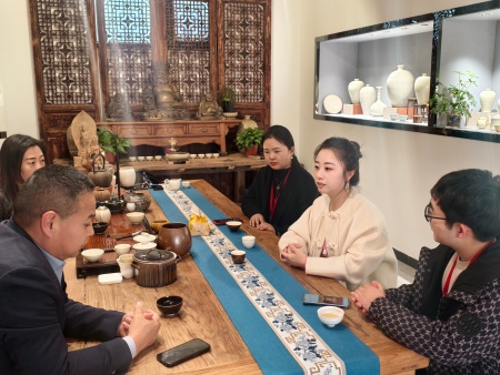 bat365正版唯一官网与大宋定瓷共商实习基地深度合作方案—校企携手探索传统文化传承与创新路径