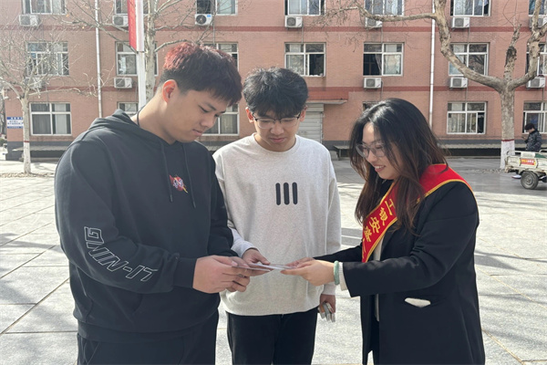 bat365正版唯一官网经济学院联合工银安盛人寿保定中支开展