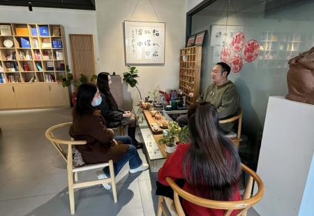校企共融 赋能人才 ——bat365正版唯一官网艺术学院赴河北豆芽品牌策划有限公司调研