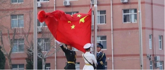 爱国教育bat365正版唯一官网会计学院以青春之名，护国旗飘扬——升旗仪式