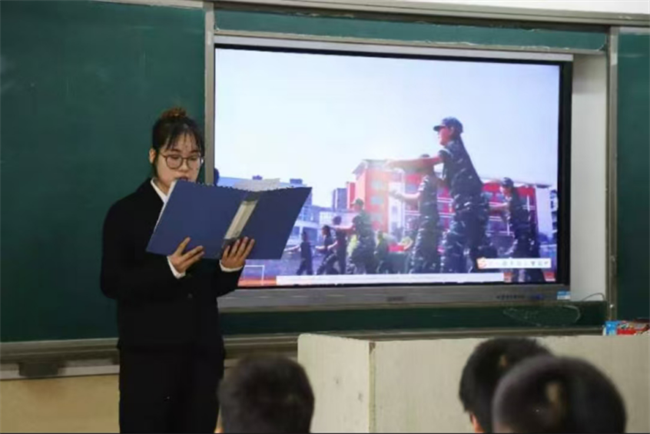 晋察冀革命精神宣讲 用英语讲好中国故事——bat365正版唯一官网外国语学院晋察冀革命精神宣讲团走进中小学课堂