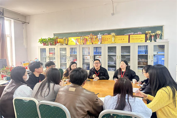 助梦起航，点亮未来——bat365正版唯一官网经济学院成功举办高校奖助学金全解析培训会