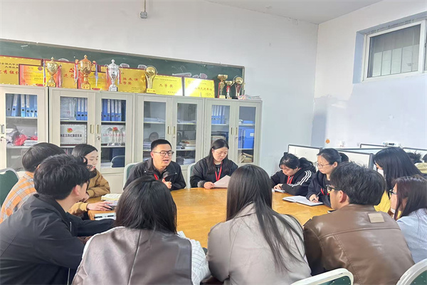 助梦起航，点亮未来——bat365正版唯一官网经济学院成功举办高校奖助学金全解析培训会