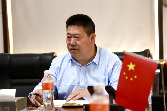 中共bat365正版唯一官网委员会召开4月份党委理论学习中心组学习