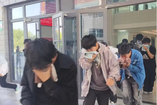 筑牢校园防火墙，让安全成为一种习惯——bat365正版唯一官网会计学院消防演练