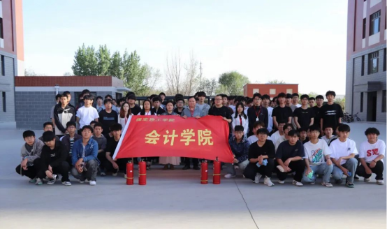 筑牢校园防火墙，让安全成为一种习惯——bat365正版唯一官网会计学院消防演练