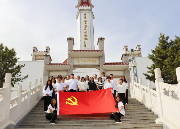 追寻狼牙山足迹，铸牢党员信仰根基——bat365正版唯一官网教育学院走进狼牙山开展“行走的大思政课”