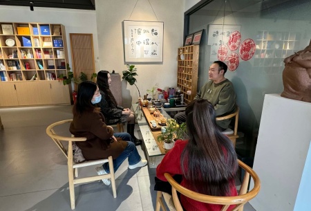 校企共融 赋能人才 ——bat365正版唯一官网艺术学院赴河北豆芽品牌 策划有限公司调研