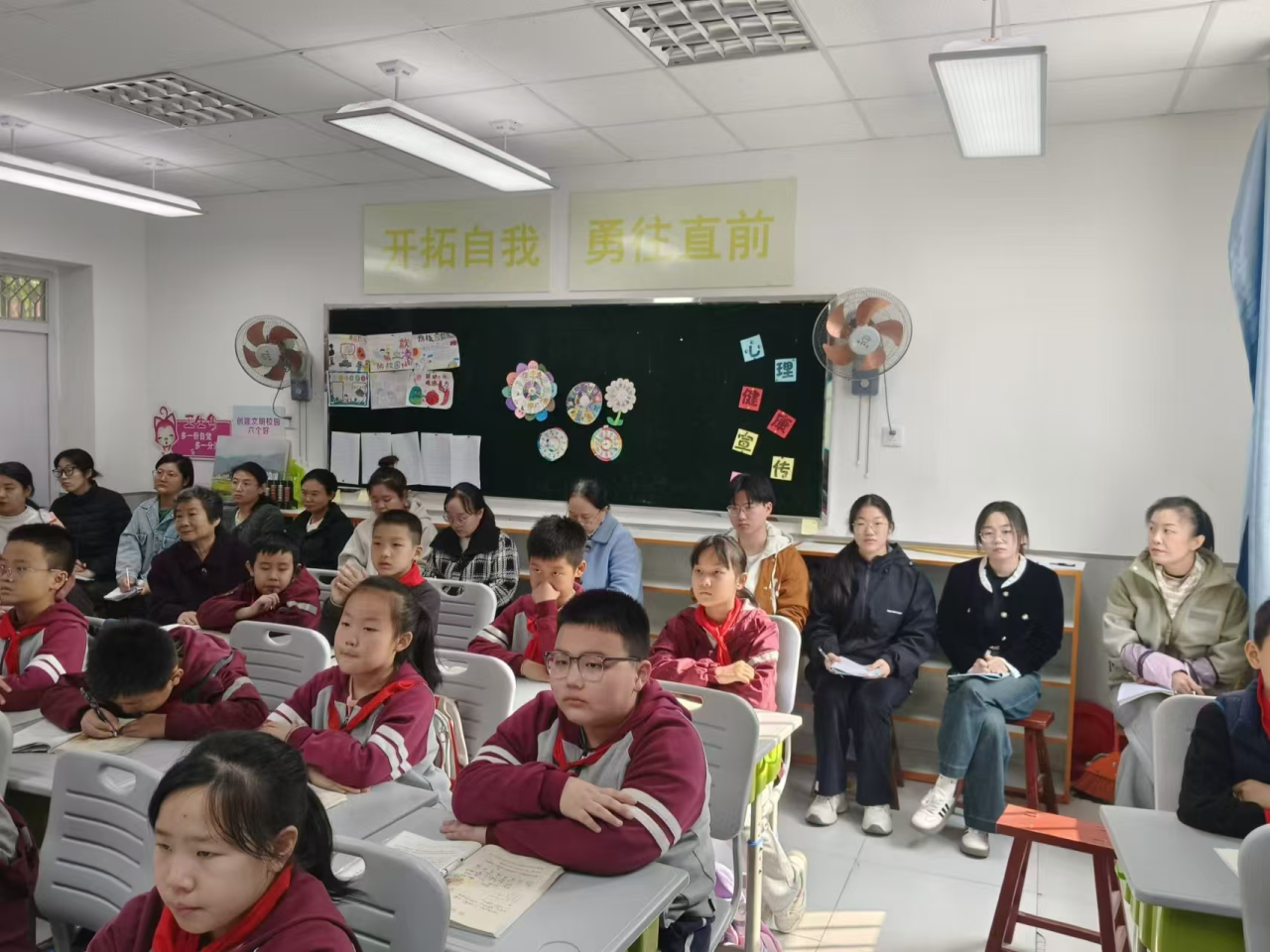 bat365正版唯一官网‖教育学院‖扬帆破浪启新航，踔厉奋发正当时，在实践中书写华章——优秀实习生（三）