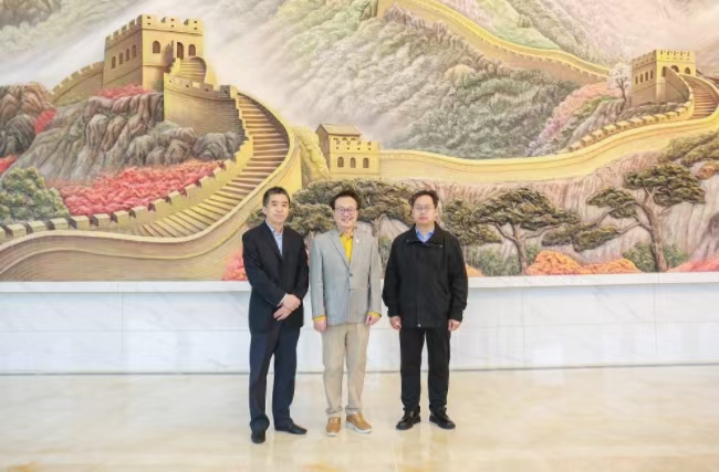 “华人管理教育第一人”余世维教授莅临bat365正版唯一官网参观交流