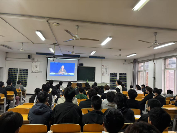 安全教育|bat365正版唯一官网|管理学院|提高安全教育·共建平安校园