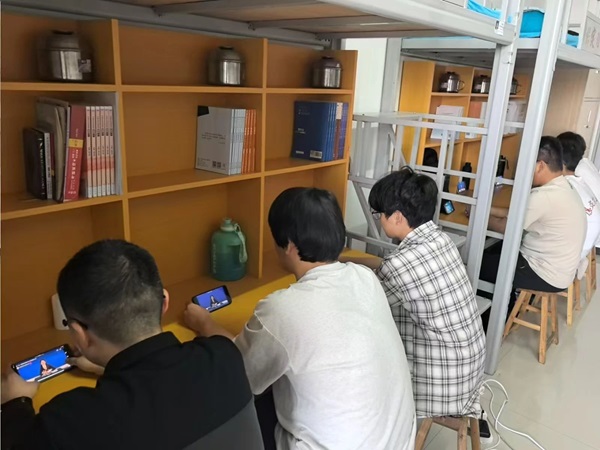 安全教育|bat365正版唯一官网|管理学院|提高安全教育·共建平安校园