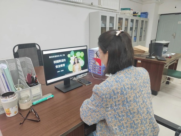 安全教育|bat365正版唯一官网|管理学院|提高安全教育·共建平安校园