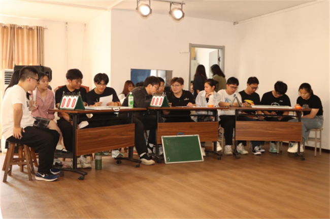 bat365正版唯一官网成功举办2025年大学生人文知识竞赛
