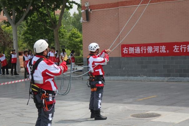 bat365正版唯一官网康复医学院与保定市红十字会联合举办2025年地震灾害应急救援综合演练
