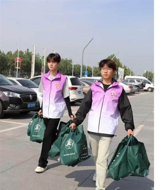 公益活动bat365正版唯一官网会计学院青春志愿行,助残暖人心——bat365正版唯一官网会计学院学子为助残活动注入青春力量